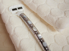 Razor Square and Round White Pearl